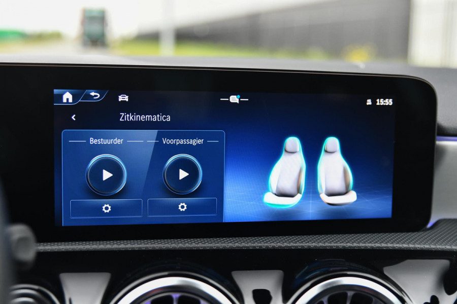 Mercedes-Benz A-Klasse 180 AMG Night ed. Pano, Memory, 360, HUD, Multibeam, Keyless, Trekhaak, Dodeh!