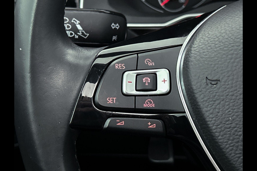 Volkswagen Polo 1.0 TSI Highline R-line (1e eig, NL-auto, Dealer onderH, Panorama, Nav, Carplay, Adaptive Cruise Control, Etc)