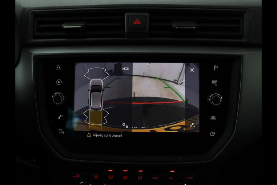 Seat Ibiza 1.0 TSI Style Intens | Carplay | Trekhaak | Navigatie | Climate control | Camera | Cruise control | Parkeerhulp | Bluetooth