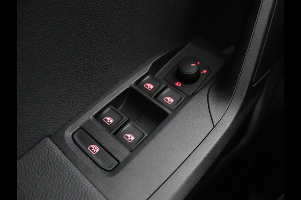 Seat Ibiza 1.0 TSI Style Intens | Carplay | Trekhaak | Navigatie | Climate control | Camera | Cruise control | Parkeerhulp | Bluetooth