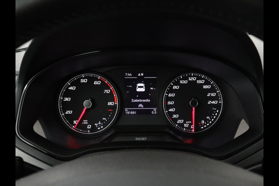 Seat Ibiza 1.0 TSI Style Intens | Carplay | Trekhaak | Navigatie | Climate control | Camera | Cruise control | Parkeerhulp | Bluetooth
