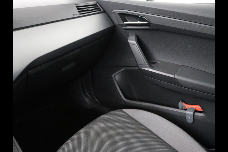 Seat Ibiza 1.0 TSI Style Intens | Carplay | Trekhaak | Navigatie | Climate control | Camera | Cruise control | Parkeerhulp | Bluetooth