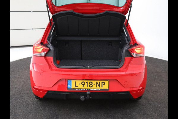Seat Ibiza 1.0 TSI Style Intens | Carplay | Trekhaak | Navigatie | Climate control | Camera | Cruise control | Parkeerhulp | Bluetooth