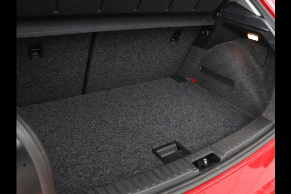 Seat Ibiza 1.0 TSI Style Intens | Carplay | Trekhaak | Navigatie | Climate control | Camera | Cruise control | Parkeerhulp | Bluetooth
