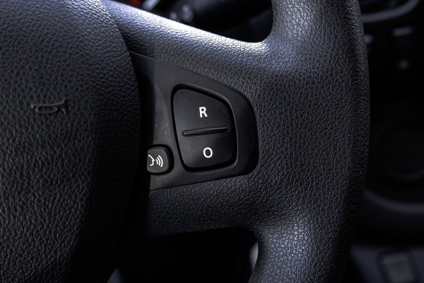 Renault Trafic 1.6 dCi | L2H1 | 5-Zits | Zijschuifdeur R+L | LED | Navi | Airco | Cruise | PDC | Euro 6