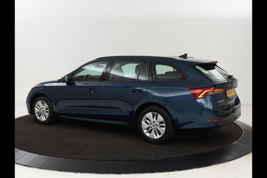 Škoda Octavia 1.0 TSI Business Edition | Stoelverwarming | Camera | Carplay | Full LED | Navigatie | Parkeerhulp | Climate control | Cruise control
