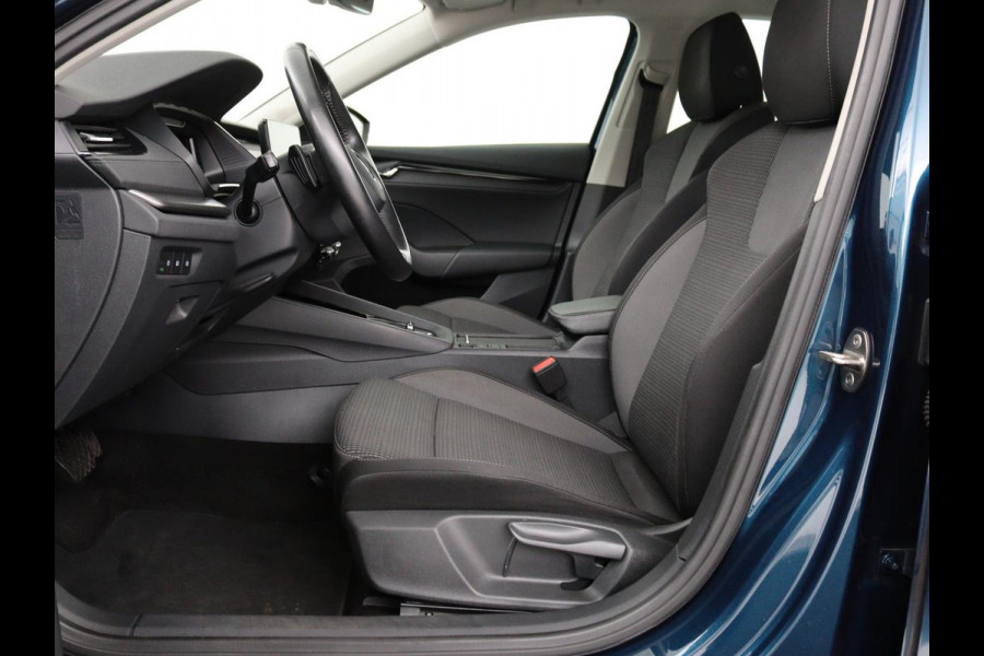 Škoda Octavia 1.0 TSI Business Edition | Stoelverwarming | Camera | Carplay | Full LED | Navigatie | Parkeerhulp | Climate control | Cruise control