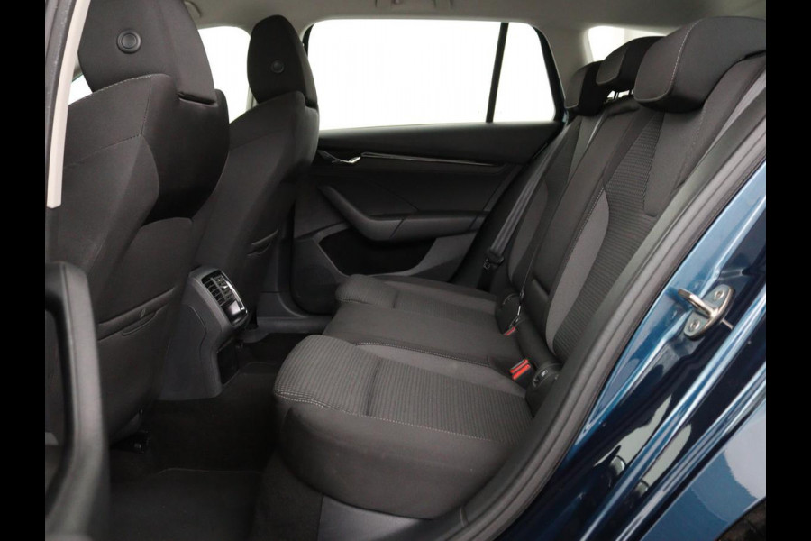 Škoda Octavia 1.0 TSI Business Edition | Stoelverwarming | Camera | Carplay | Full LED | Navigatie | Parkeerhulp | Climate control | Cruise control