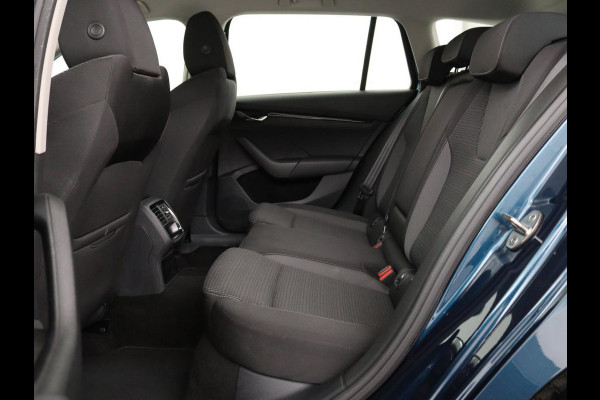 Škoda Octavia 1.0 TSI Business Edition | Stoelverwarming | Camera | Carplay | Full LED | Navigatie | Parkeerhulp | Climate control | Cruise control