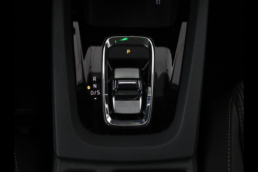 Škoda Octavia 1.0 TSI Business Edition | Stoelverwarming | Camera | Carplay | Full LED | Navigatie | Parkeerhulp | Climate control | Cruise control