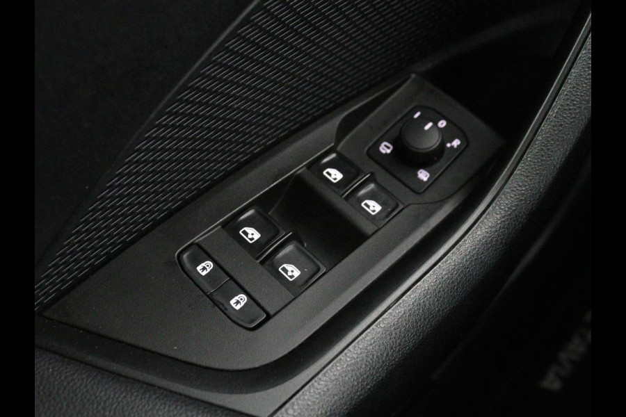 Škoda Octavia 1.0 TSI Business Edition | Stoelverwarming | Camera | Carplay | Full LED | Navigatie | Parkeerhulp | Climate control | Cruise control
