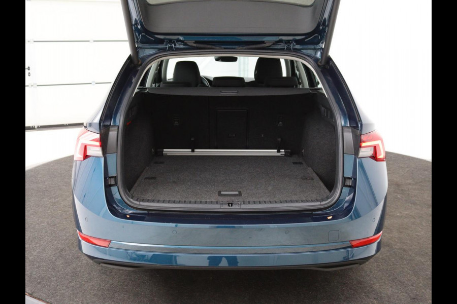 Škoda Octavia 1.0 TSI Business Edition | Stoelverwarming | Camera | Carplay | Full LED | Navigatie | Parkeerhulp | Climate control | Cruise control