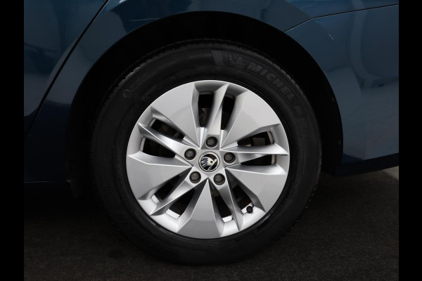 Škoda Octavia 1.0 TSI Business Edition | Stoelverwarming | Camera | Carplay | Full LED | Navigatie | Parkeerhulp | Climate control | Cruise control