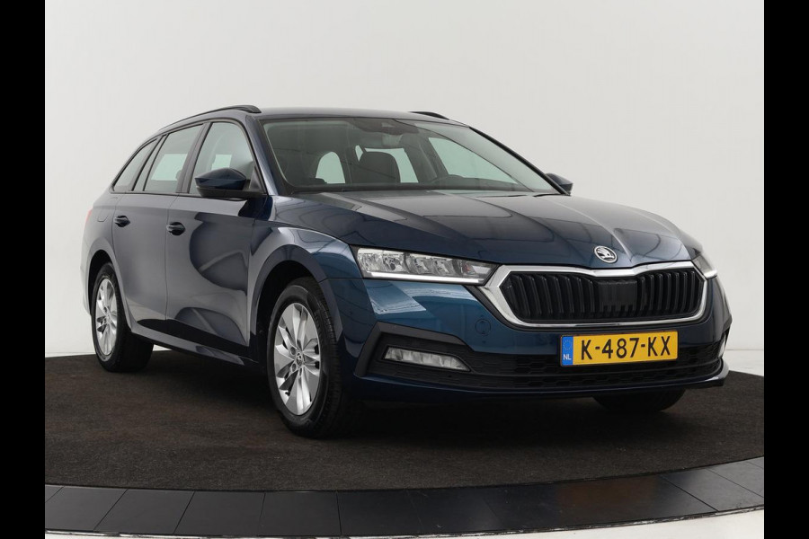 Škoda Octavia 1.0 TSI Business Edition | Stoelverwarming | Camera | Carplay | Full LED | Navigatie | Parkeerhulp | Climate control | Cruise control