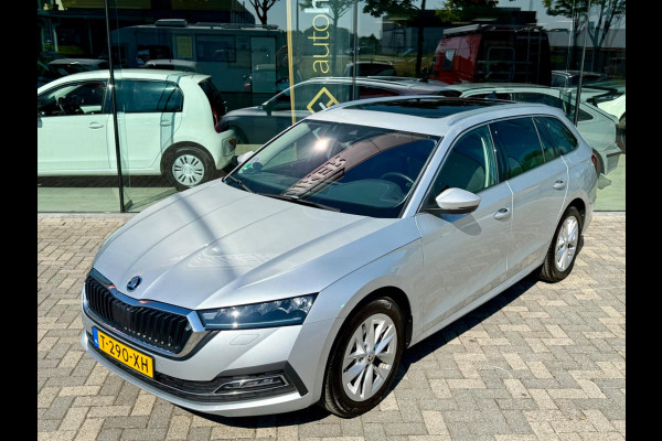 Škoda Octavia Combi 1.0 e-TSI Business Edition Plus Automaat (DSG) Pano, Elek Trekhaak, Virtual Cockpit, CarPlay, Keyless