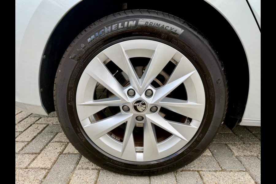 Škoda Octavia Combi 1.0 e-TSI Business Edition Plus Automaat (DSG) Pano, Elek Trekhaak, Virtual Cockpit, CarPlay, Keyless