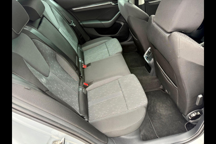 Škoda Octavia Combi 1.0 e-TSI Business Edition Plus Automaat (DSG) Pano, Elek Trekhaak, Virtual Cockpit, CarPlay, Keyless