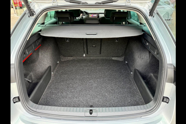 Škoda Octavia Combi 1.0 e-TSI Business Edition Plus Automaat (DSG) Pano, Elek Trekhaak, Virtual Cockpit, CarPlay, Keyless