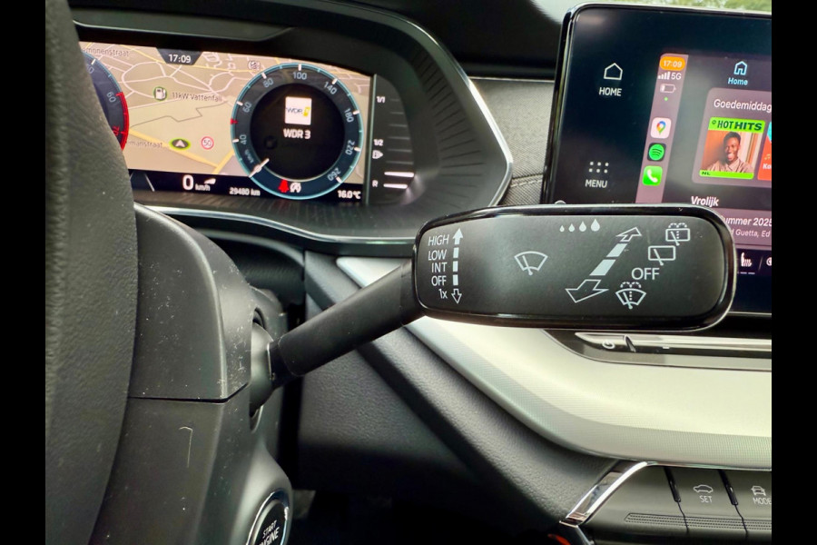Škoda Octavia Combi 1.0 e-TSI Business Edition Plus Automaat (DSG) Pano, Elek Trekhaak, Virtual Cockpit, CarPlay, Keyless