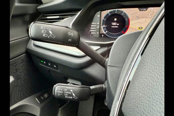 Škoda Octavia Combi 1.0 e-TSI Business Edition Plus Automaat (DSG) Pano, Elek Trekhaak, Virtual Cockpit, CarPlay, Keyless