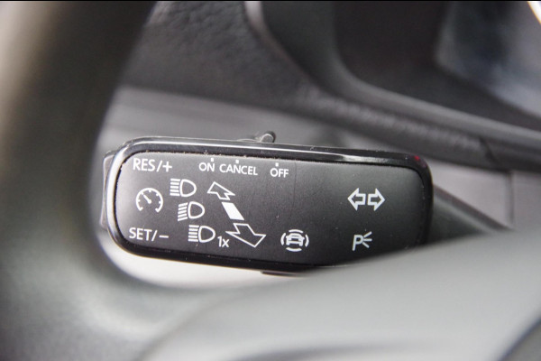 Volkswagen Crafter 35 2.0 TDI L3H3 HIGHLINE 140PK AUT. TREKHAAK, CAMERA, NAVI, CRUISE, AIRCO, NL AUTO, NAP