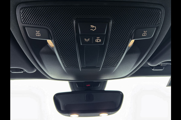 Mercedes-Benz GLA 180 Business Solution | Lichtmetalen velgen | Navigatie | Parking support | Inclusief 12 Maanden Garantie