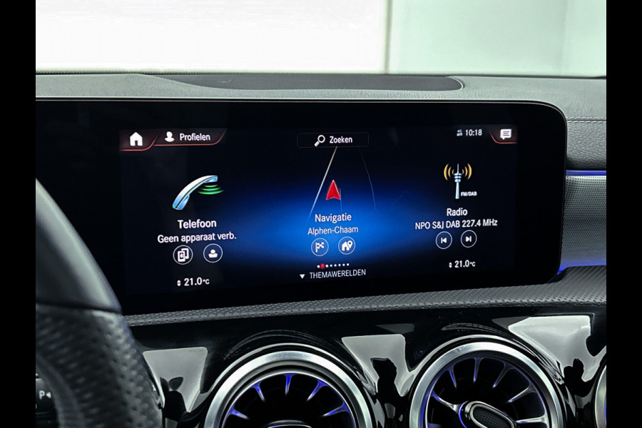 Mercedes-Benz A-Klasse 250 e Business Solution AMG Limited | Multispaaks lichtmetalen velgen | MBUX wide screen | Navigatie | Panoramadak | Parking support Inclusief 24 maanden MB Certified garantie voor Europa.