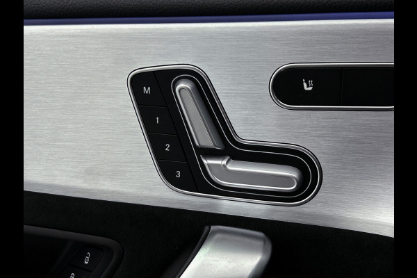 Mercedes-Benz A-Klasse 250 e Business Solution AMG Limited | Multispaaks lichtmetalen velgen | MBUX wide screen | Navigatie | Panoramadak | Parking support Inclusief 24 maanden MB Certified garantie voor Europa.