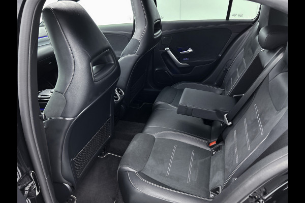 Mercedes-Benz A-Klasse 250 e Business Solution AMG Limited | Multispaaks lichtmetalen velgen | MBUX wide screen | Navigatie | Panoramadak | Parking support Inclusief 24 maanden MB Certified garantie voor Europa.