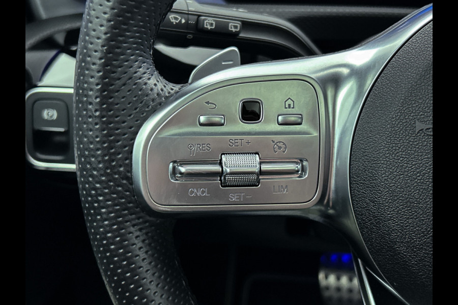 Mercedes-Benz A-Klasse 250 e Business Solution AMG Limited | Multispaaks lichtmetalen velgen | MBUX wide screen | Navigatie | Panoramadak | Parking support Inclusief 24 maanden MB Certified garantie voor Europa.