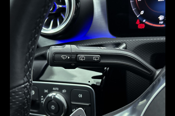 Mercedes-Benz A-Klasse 250 e Business Solution AMG Limited | Multispaaks lichtmetalen velgen | MBUX wide screen | Navigatie | Panoramadak | Parking support Inclusief 24 maanden MB Certified garantie voor Europa.