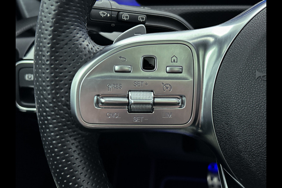 Mercedes-Benz A-Klasse 250 e Business Solution AMG Limited | Multispaaks lichtmetalen velgen | MBUX wide screen | Navigatie | Panoramadak | Parking support Inclusief 24 maanden MB Certified garantie voor Europa.