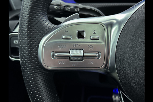 Mercedes-Benz A-Klasse 250 e Business Solution AMG Limited | Multispaaks lichtmetalen velgen | MBUX wide screen | Navigatie | Panoramadak | Parking support Inclusief 24 maanden MB Certified garantie voor Europa.