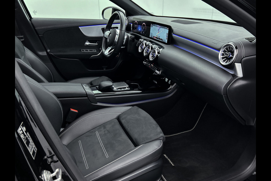 Mercedes-Benz A-Klasse 250 e Business Solution AMG Limited | Multispaaks lichtmetalen velgen | MBUX wide screen | Navigatie | Panoramadak | Parking support Inclusief 24 maanden MB Certified garantie voor Europa.