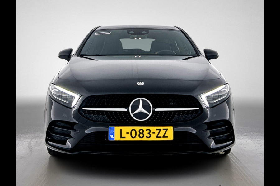 Mercedes-Benz A-Klasse 250 e Business Solution AMG Limited | Multispaaks lichtmetalen velgen | MBUX wide screen | Navigatie | Panoramadak | Parking support Inclusief 24 maanden MB Certified garantie voor Europa.