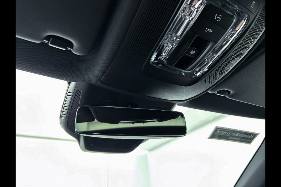 Mercedes-Benz A-Klasse 250 e Business Solution AMG Limited | Multispaaks lichtmetalen velgen | MBUX wide screen | Navigatie | Panoramadak | Parking support Inclusief 24 maanden MB Certified garantie voor Europa.