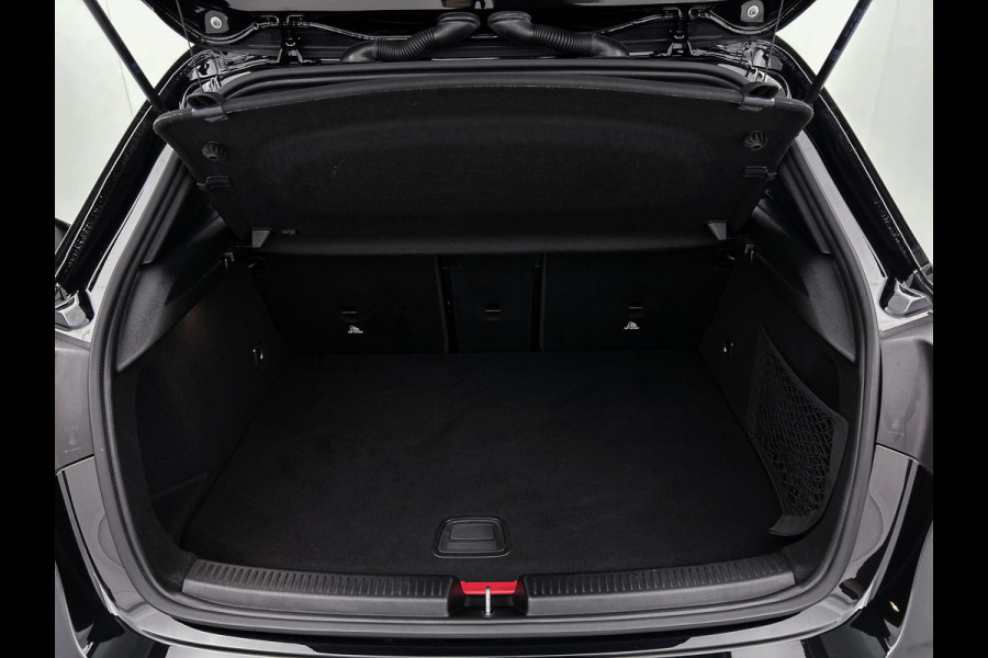 Mercedes-Benz A-Klasse 250 e Business Solution AMG Limited | Multispaaks lichtmetalen velgen | MBUX wide screen | Navigatie | Panoramadak | Parking support Inclusief 24 maanden MB Certified garantie voor Europa.