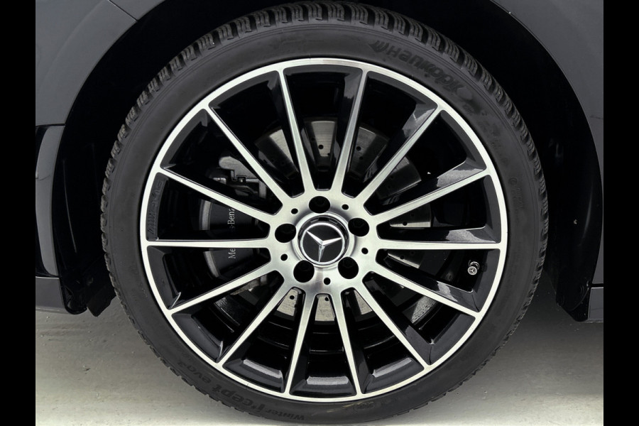 Mercedes-Benz A-Klasse 250 e Business Solution AMG Limited | Multispaaks lichtmetalen velgen | MBUX wide screen | Navigatie | Panoramadak | Parking support Inclusief 24 maanden MB Certified garantie voor Europa.
