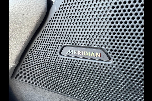 Land Rover Range Rover Velar 2.0 I4 AWD R-Dynamic SE | Pano | Meridian | Trekhaak | 22'' Inch