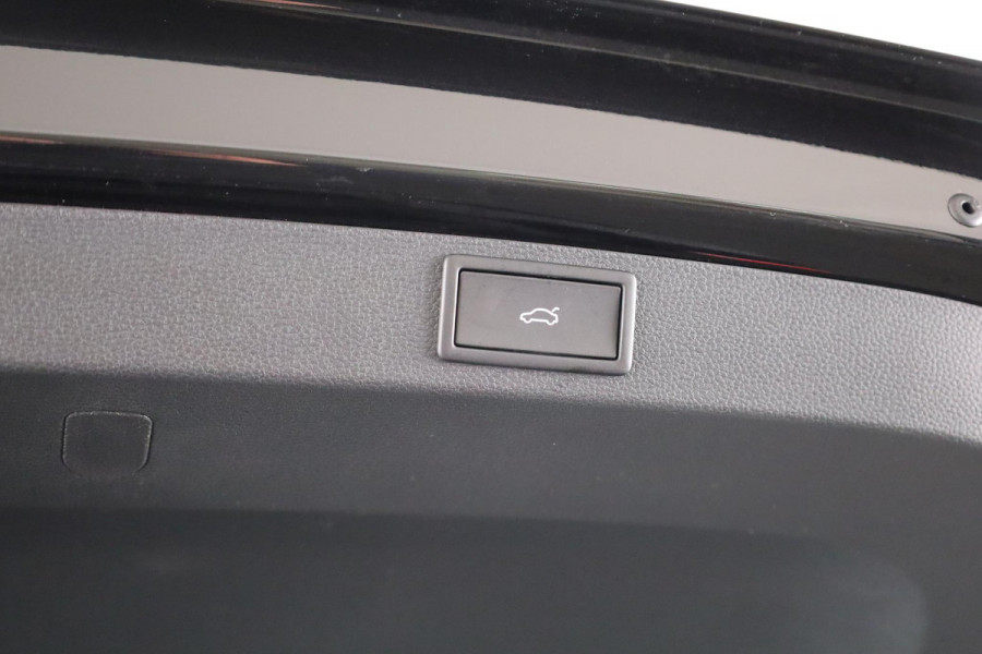 Škoda Karoq Sportline Business 1.5 TSI 150 pk 7 versn. DSG | Travel assist pakket plus | Virtual pedal