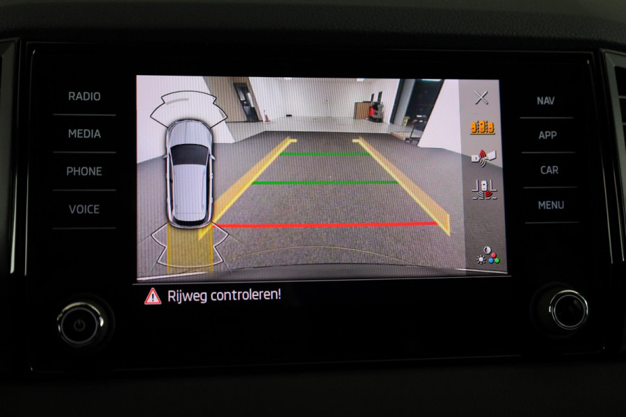 Škoda Karoq Sportline Business 1.5 TSI 150 pk 7 versn. DSG | Travel assist pakket plus | Virtual pedal