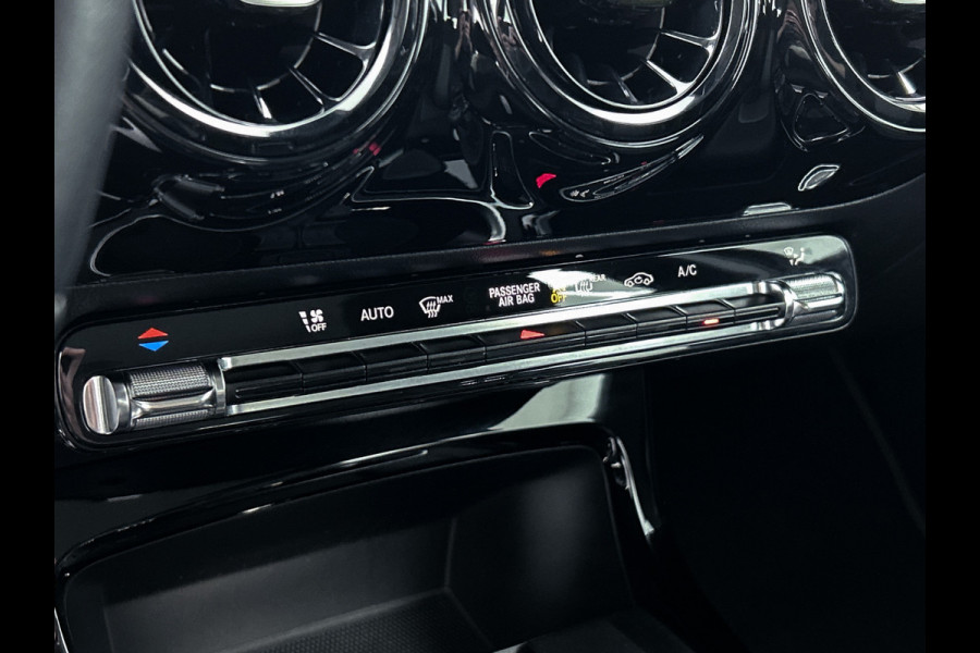 Mercedes-Benz A-Klasse 160 Business Solution | Lichtmetalen velgen | Wide screen | Navigatie | Parking support met camera achter | Inclusief 24 maanden Mercedes-Benz Certified garantie voor Europa.