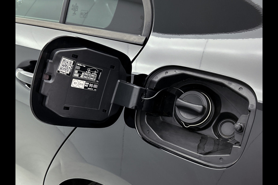 Mercedes-Benz A-Klasse 160 Business Solution | Lichtmetalen velgen | Wide screen | Navigatie | Parking support met camera achter | Inclusief 24 maanden Mercedes-Benz Certified garantie voor Europa.