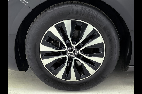 Mercedes-Benz A-Klasse 160 Business Solution | Lichtmetalen velgen | Wide screen | Navigatie | Parking support met camera achter | Inclusief 24 maanden Mercedes-Benz Certified garantie voor Europa.