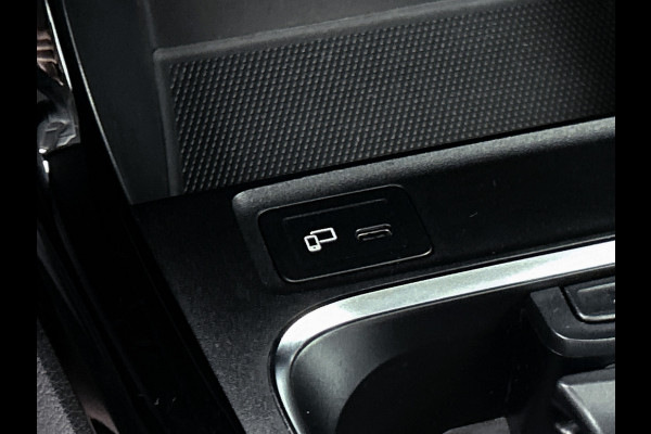 Mercedes-Benz A-Klasse 160 Business Solution | Lichtmetalen velgen | Wide screen | Navigatie | Parking support met camera achter | Inclusief 24 maanden Mercedes-Benz Certified garantie voor Europa.