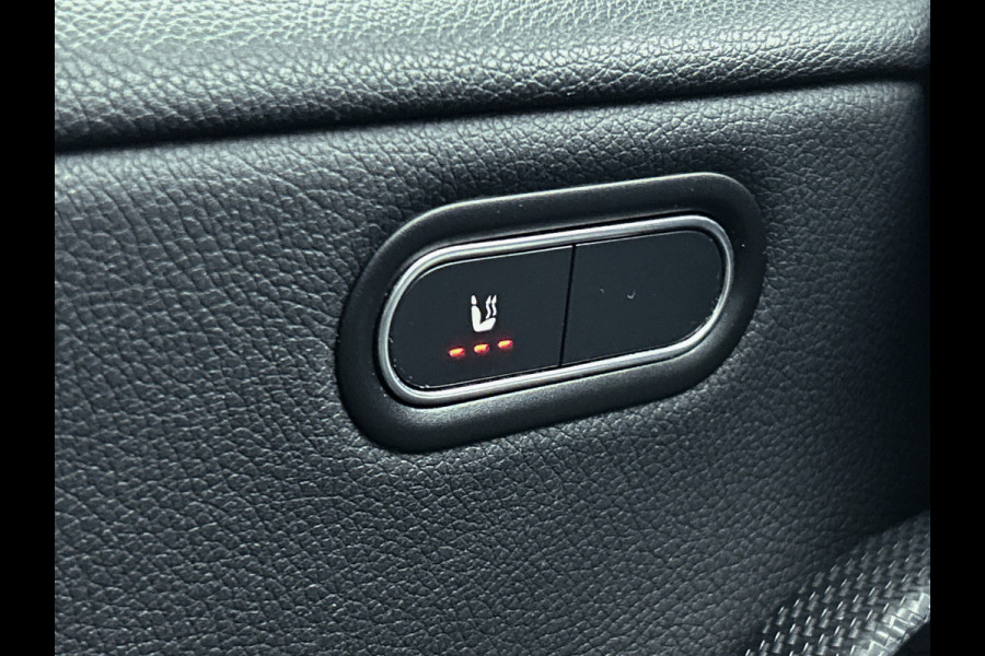 Mercedes-Benz A-Klasse 160 Business Solution | Lichtmetalen velgen | Wide screen | Navigatie | Parking support met camera achter | Inclusief 24 maanden Mercedes-Benz Certified garantie voor Europa.