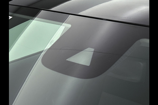 Mercedes-Benz A-Klasse 160 Business Solution | Lichtmetalen velgen | Wide screen | Navigatie | Parking support met camera achter | Inclusief 24 maanden Mercedes-Benz Certified garantie voor Europa.