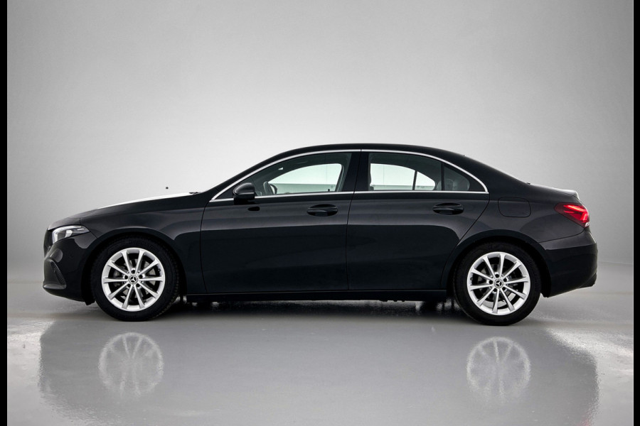 Mercedes-Benz A-Klasse 180 Advantage | Lichtmetalen velgen | Wide screen | Navigatie | Parking support met Camera achter | Inclusief 24 maanden Mercedes-Benz Certified garantie voor Europa.