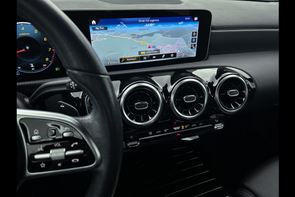 Mercedes-Benz A-Klasse 180 Advantage | Lichtmetalen velgen | Wide screen | Navigatie | Parking support met Camera achter | Inclusief 24 maanden Mercedes-Benz Certified garantie voor Europa.