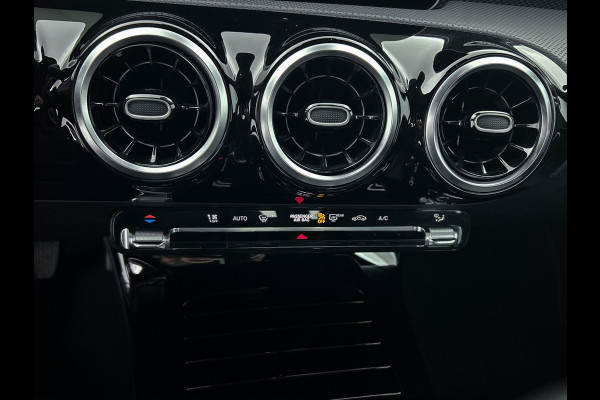 Mercedes-Benz A-Klasse 180 Advantage | Lichtmetalen velgen | Wide screen | Navigatie | Parking support met Camera achter | Inclusief 24 maanden Mercedes-Benz Certified garantie voor Europa.
